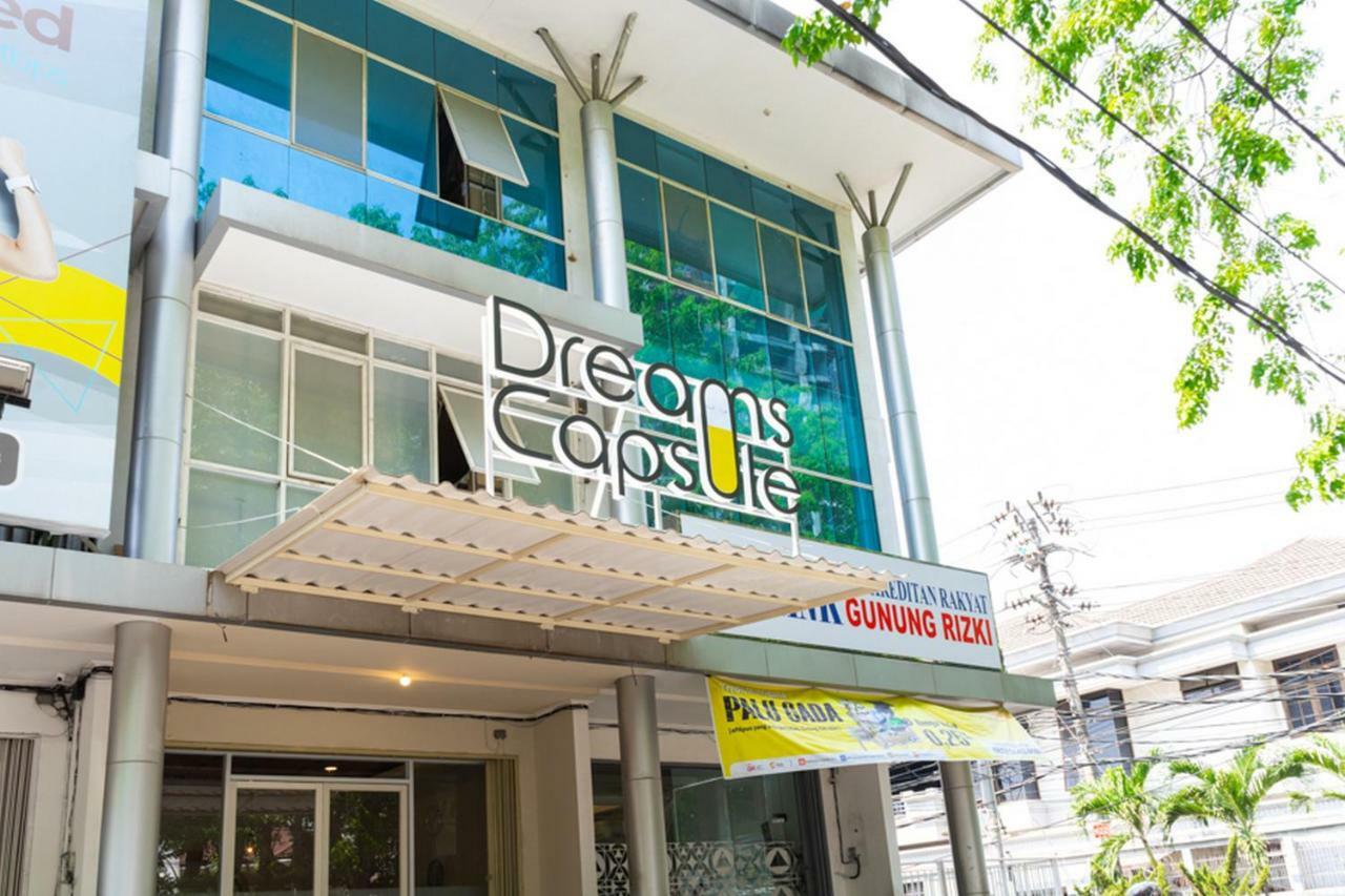 סמאראנג Reddoorz Hostel @ Di Panjaitan Simpang Lima מראה חיצוני תמונה