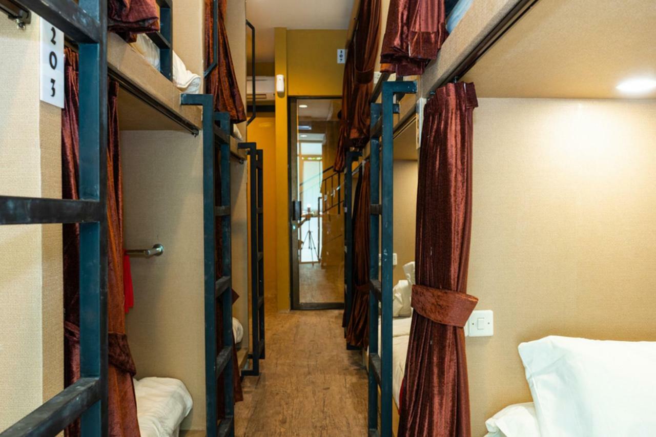 סמאראנג Reddoorz Hostel @ Di Panjaitan Simpang Lima מראה חיצוני תמונה