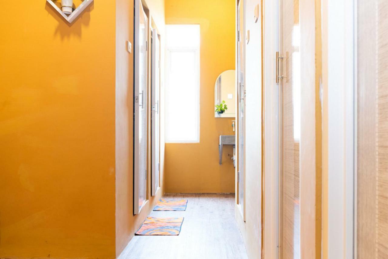 סמאראנג Reddoorz Hostel @ Di Panjaitan Simpang Lima מראה חיצוני תמונה